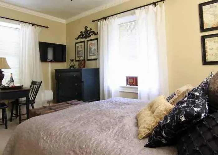 1777 Americana Inn & Lancaster Brewery Ephrata